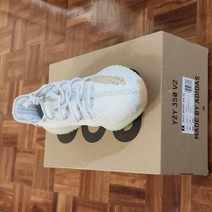 Yeezy 350v2 Hyperspace US12